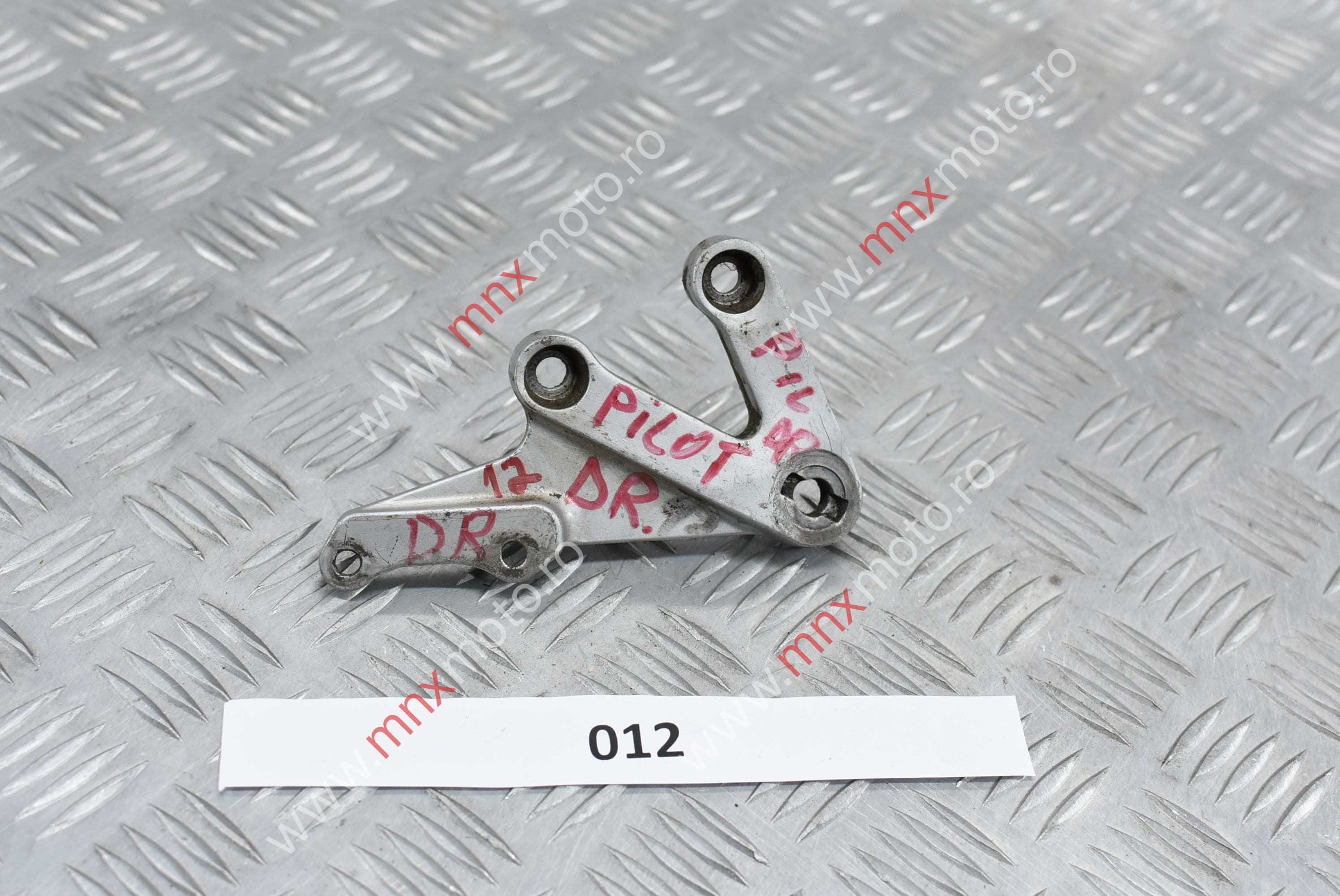 Suport scarita pilot dreapta GSX-R 600 K1-K2-K3 (2001-2003)